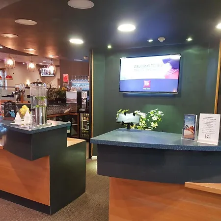Ibis Cardiff Gate - International Business Park-2