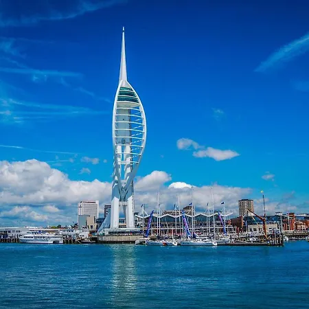 Flat A - Spacious Ground Floor, 1 Bedroom Apartment In Central Southsea, Portsmouth-2
