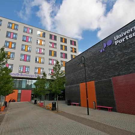 Flat A - Spacious Ground Floor, 1 Bedroom Apartment In Central Southsea, Portsmouth-3