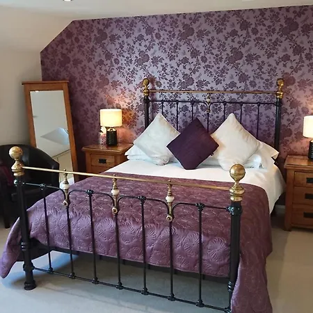 Oak Lodge B&B-2