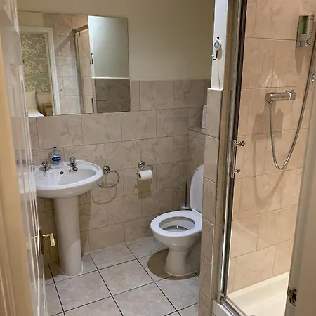 Broadlawns Guest House-3