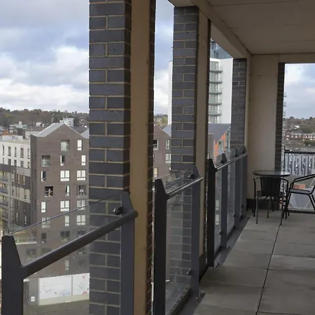 Toothbrush Apartments - Ipswich Waterfront South - Avalon Court (Adults Only)-3
