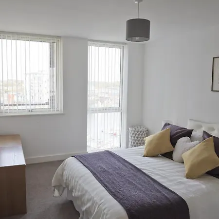 Toothbrush Apartments - Ipswich Waterfront South - Avalon Court (Adults Only)-2