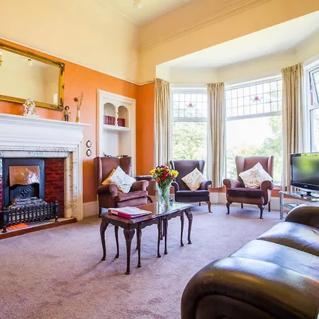 Carrick Lodge Guest House-2