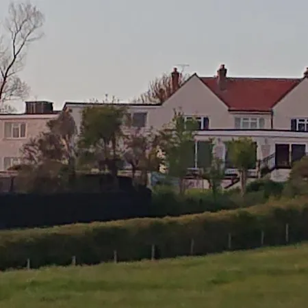 Sandown Manor-2
