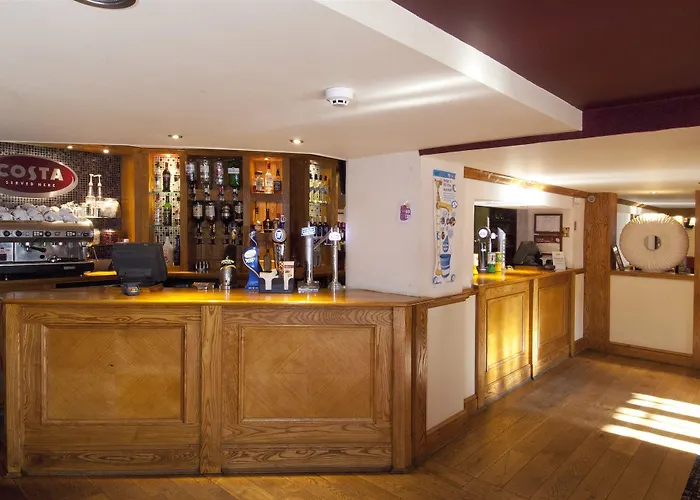 Premier Inn Christchurch / Highcliffe
