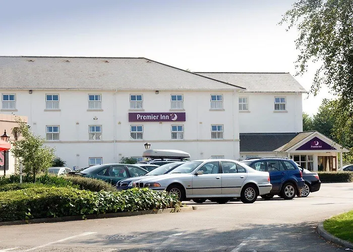 Premier Inn Cheltenham Central - West/A40