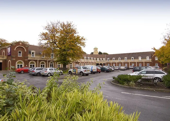Premier Inn Manchester Trafford Centre South
