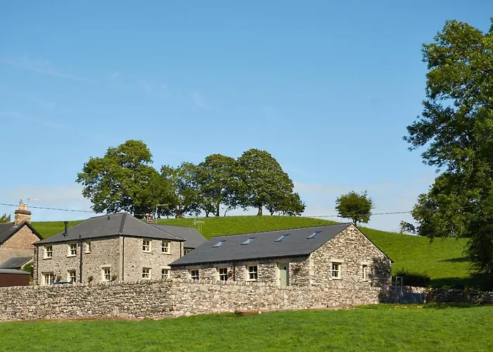 Helm Mount Lodge & Cottages