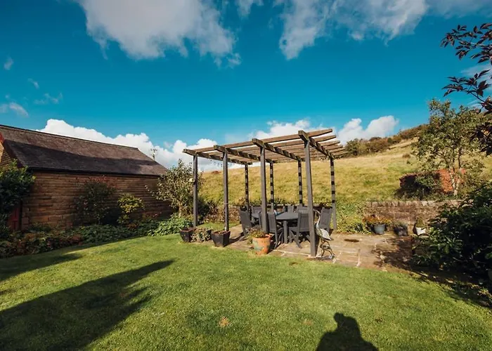 The Vestry - Sleeps 12 - With Hot Tub
