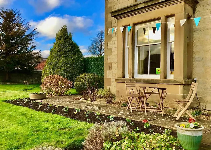 Carlton Lodge