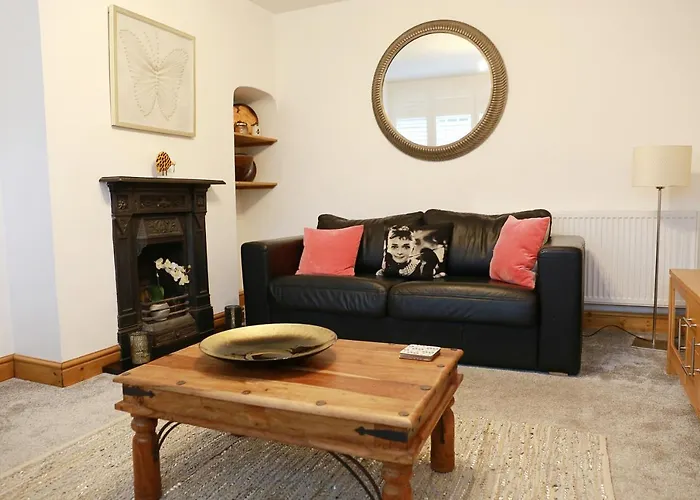 3Br House Sleeps 8 Close To Chester Zoo