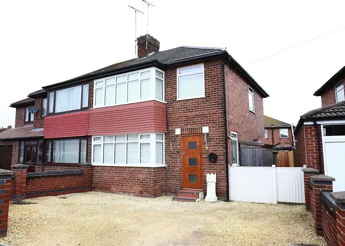 3Br House Sleeps 8 Close To Chester Zoo