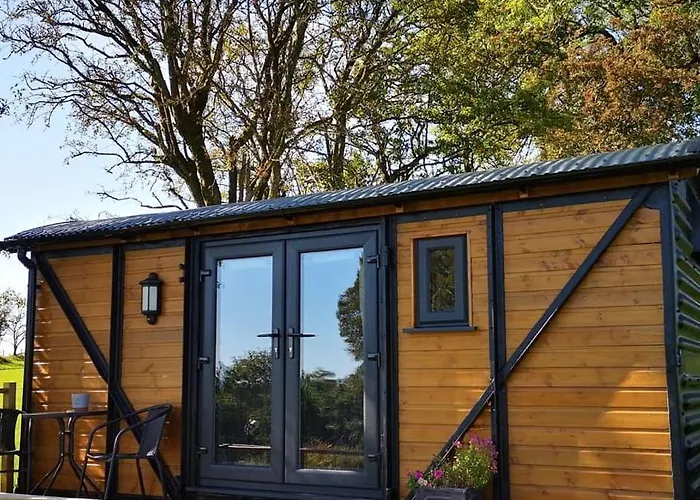 Pen-Rhos Luxury Glamping "The Hare Hut" Hotel Llandrindod Wells, United Kingdom