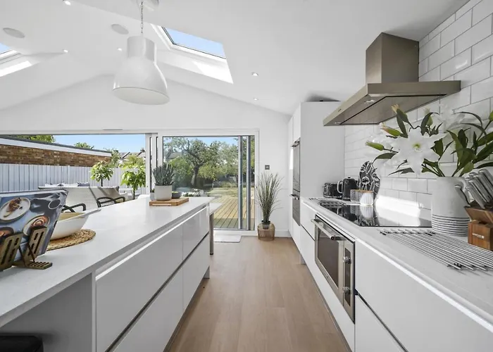 Clarence House-Windsor-Parking-5 Bed