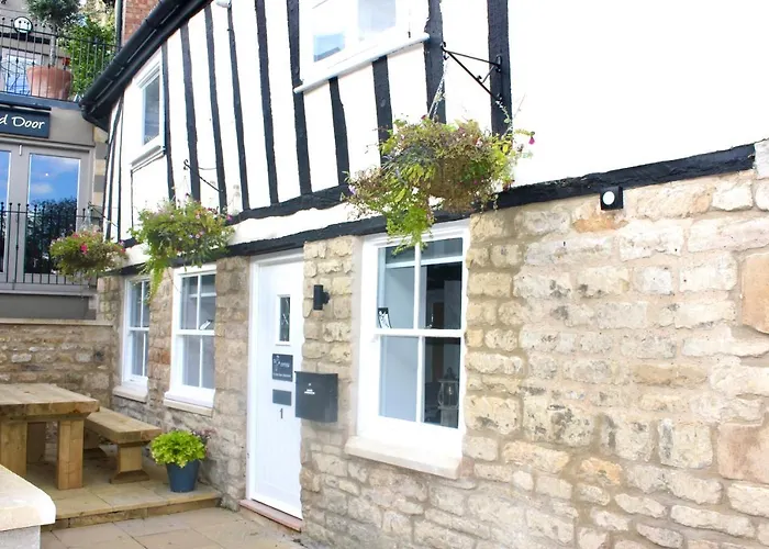 1 The Cottage, Studio Apartment, Ye Olde Barn Apartments