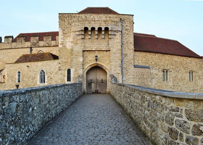 Leeds Castle Maiden'S Tower Bed & Breakfast Maidstone, United Kingdom