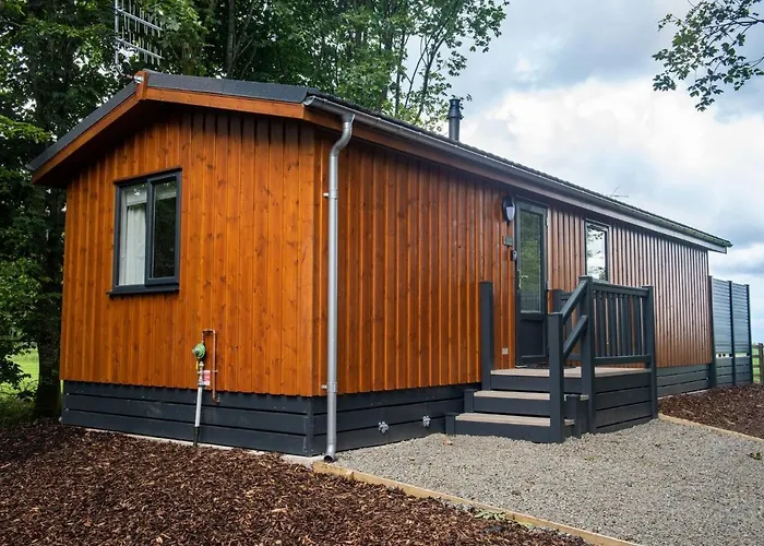 Super King Lodge-Sleeps 2-Hottub-Sea View