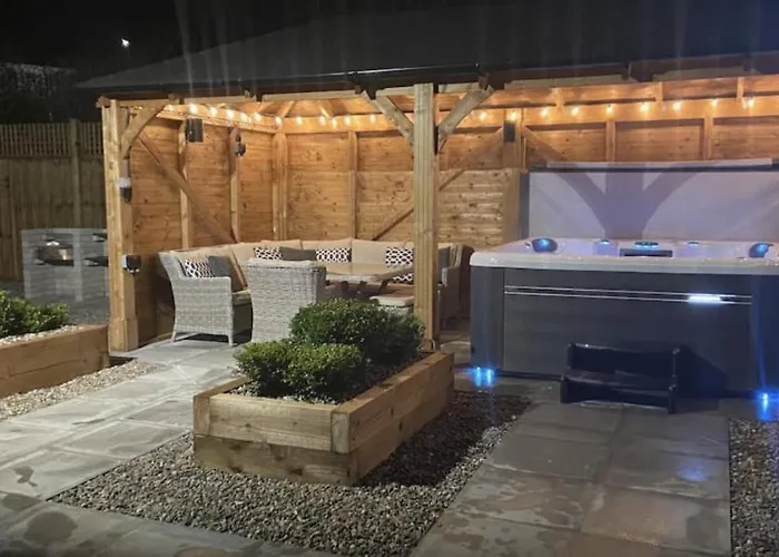 Rhos Walia, Near Snowdonia, Hot Tub