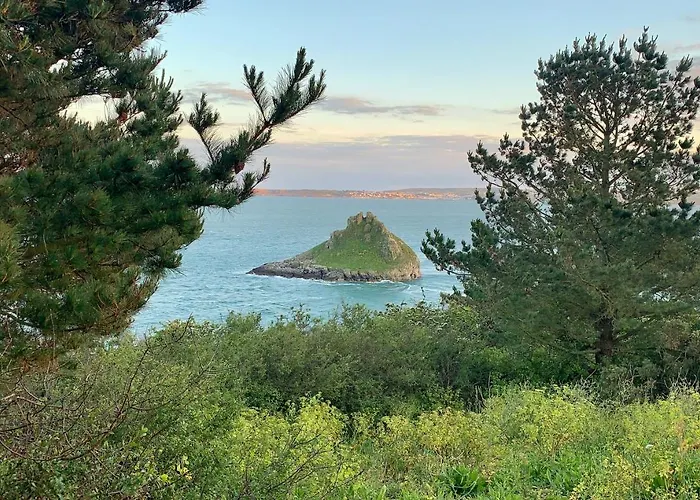 Green Corner Villa - Cosy Luxury In Central Torquay With Free Parking & Ev, United Kingdom