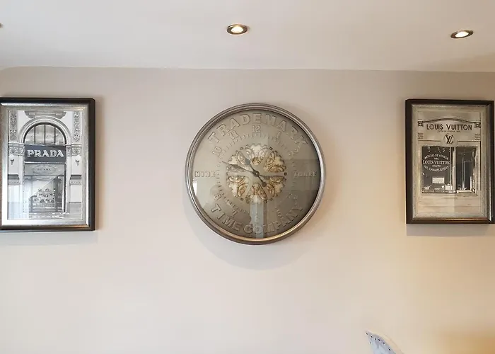 Bowness On Windermere, Lovely Apartment For 4 With Parking, United Kingdom