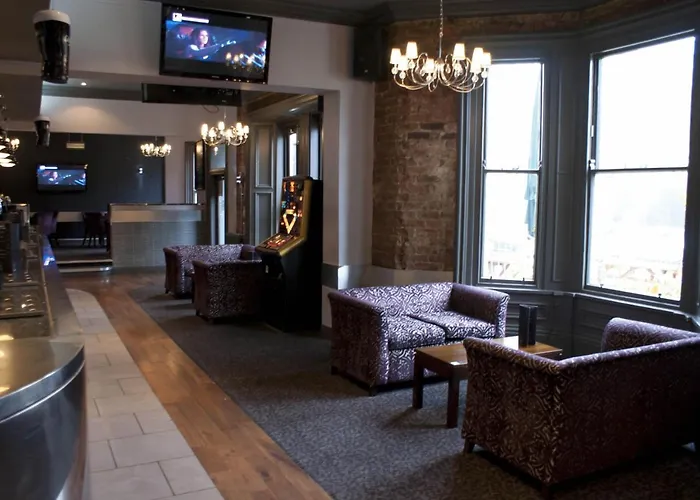 Carlton Hotel