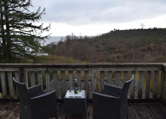 Cwmwennol Country House