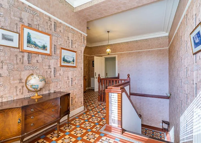 Royal Gardens Apartments