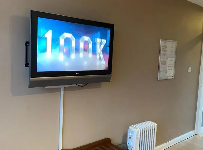 West Park Hotel Chalets Clydebank, United Kingdom
