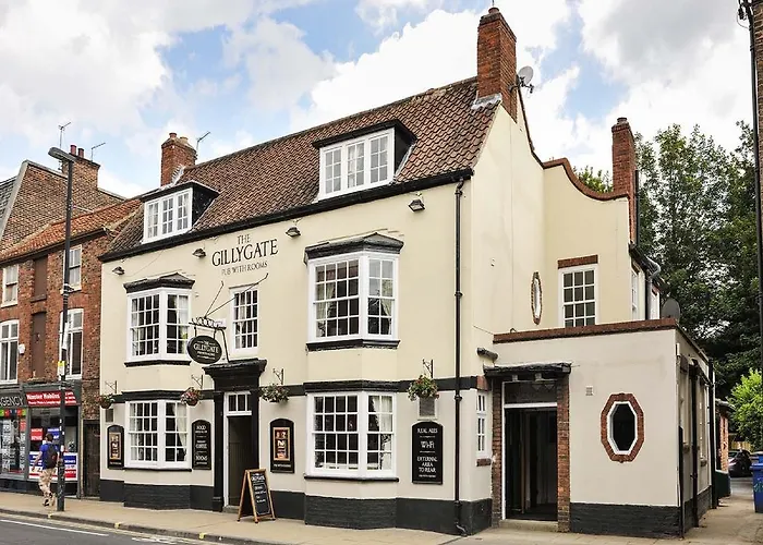 Gillygate Pub