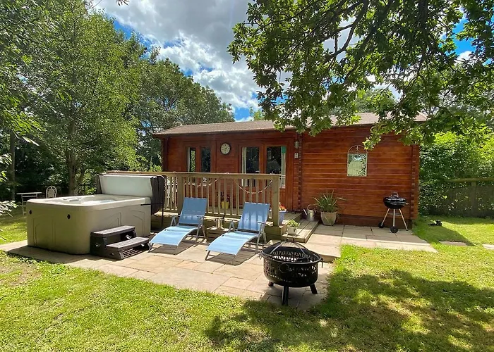 The Cabin With Hot Tub Maidstone, United Kingdom