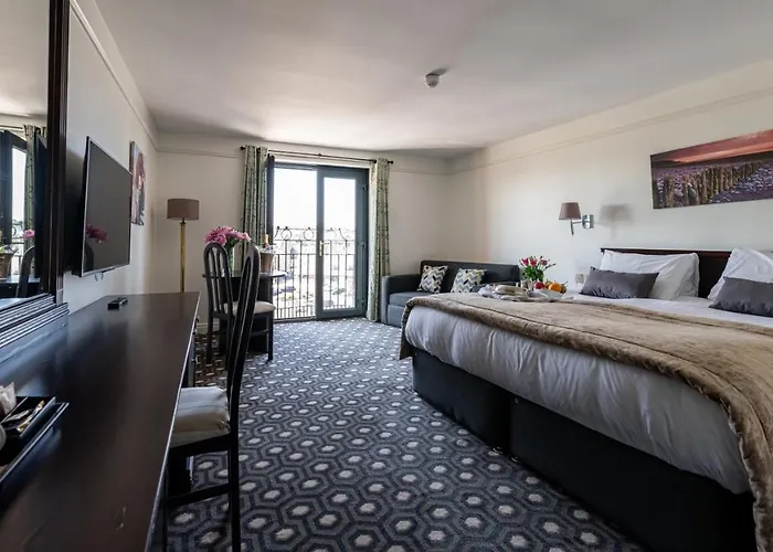 Marine Court Hotel