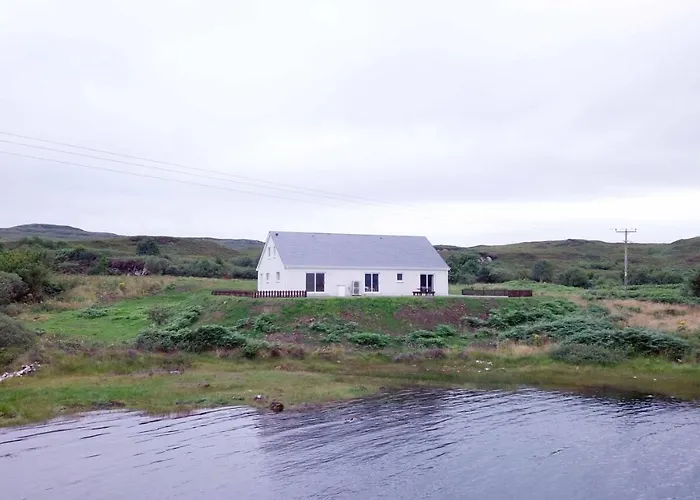 Treaslane Bridge House