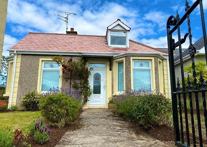 Rose Cottage: Delightful 4 Bedroom Detached Home