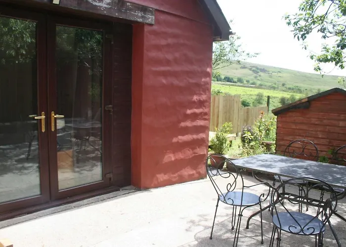 The Nook - Farm Park Stay With Hot Tub & Dome Swansea, United Kingdom