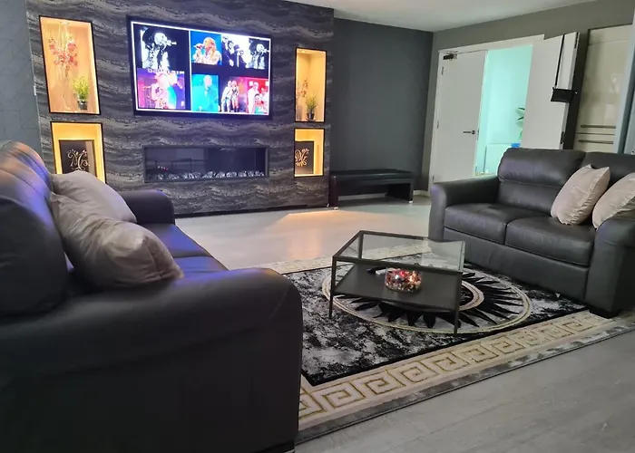 Luxury 9Ine The Exclusive Jacuzzi Apartment