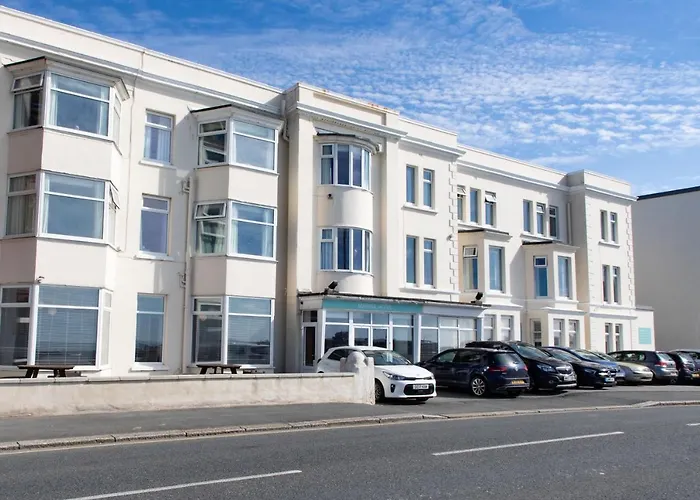 Marina Hotel
