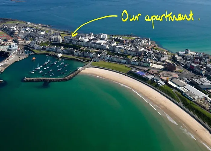 Apt3, No 2 Antrim Gardens, Portrush With Seaview