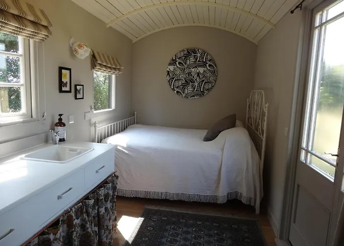 The Oaks Glamping - Rubie'S Shepherds Hut