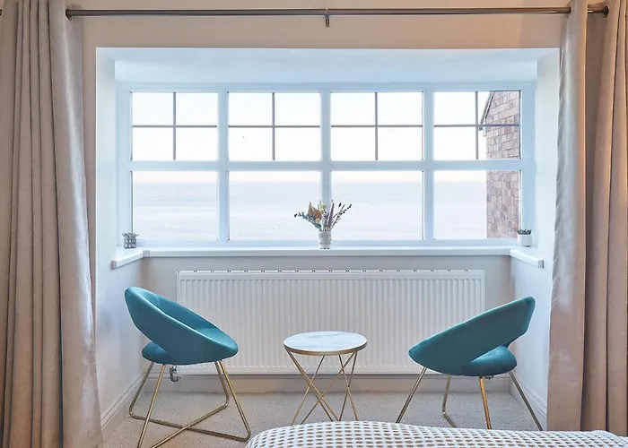 Host & Stay - 'Salty' Seaview