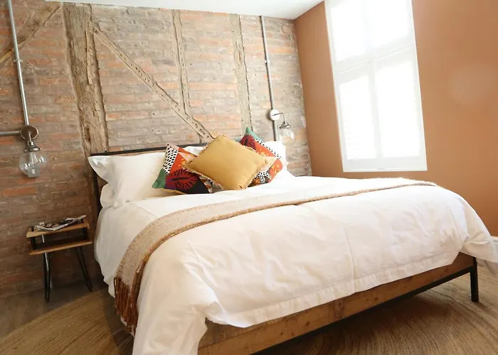 No 12 - Stunning Self Check-In Apartments In Worcester Centre