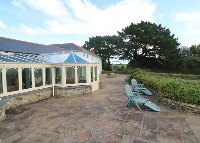 Tregoninny Vineyard And Woodland Farmhouse