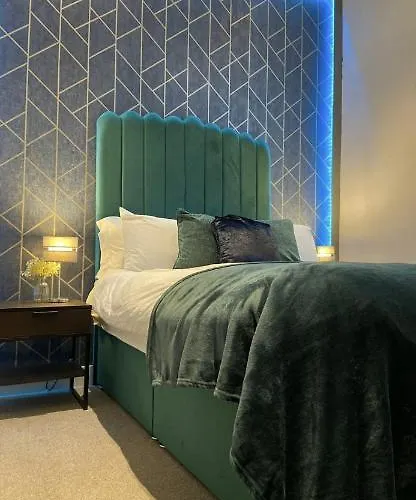 Law House By The Opulence - Free City Centre Parking