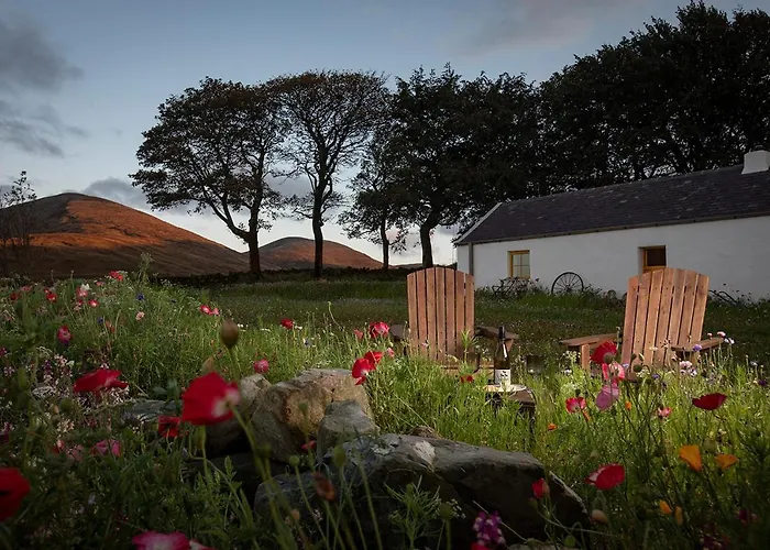 Thistle Thatch Cottage And Hot Tub - Mourne Mountains