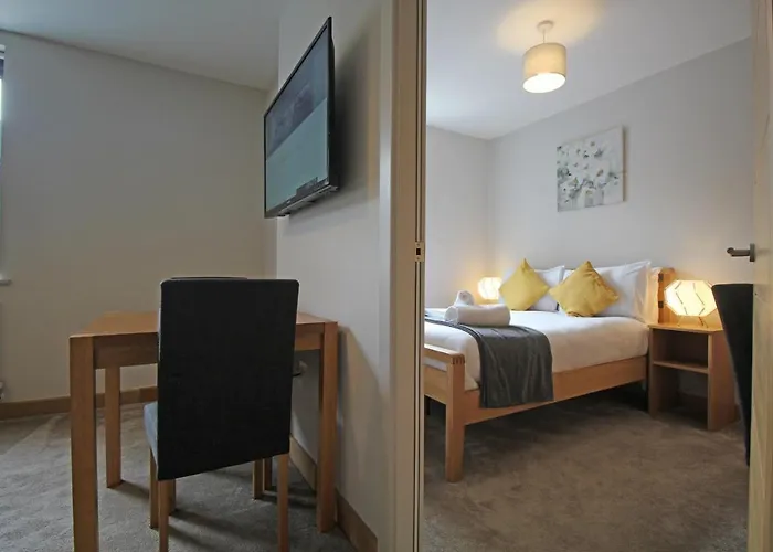 Hunters Walk - Luxury Central Chester Apartment - Free Parking