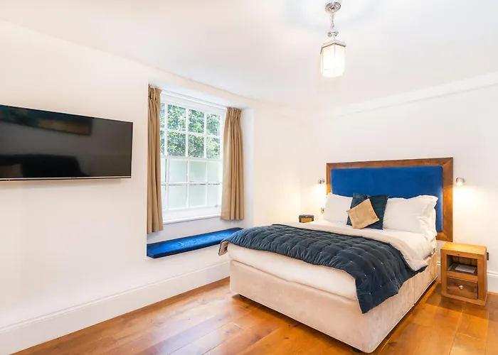 Berkeley Suites