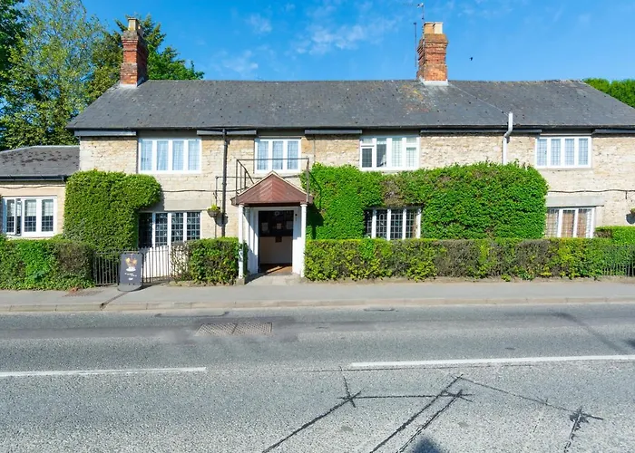 Jersey Arms Hotel Bicester