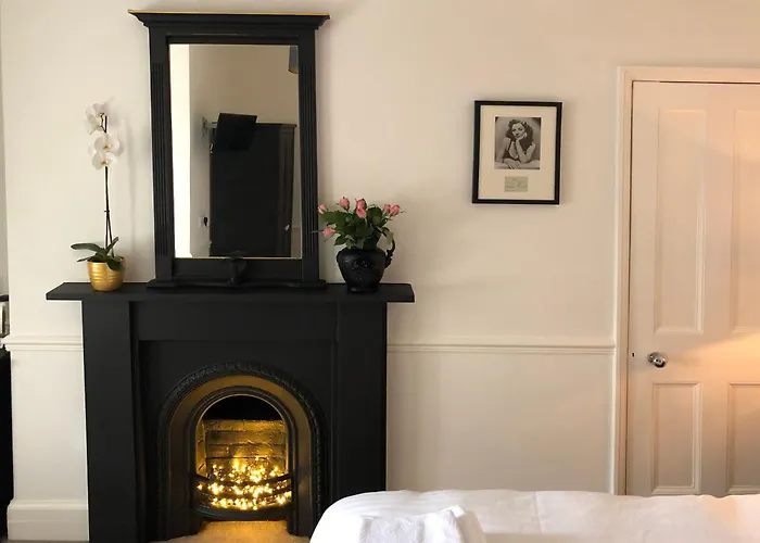 High Tor Guest House