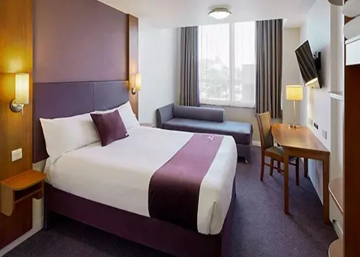Premier Inn Manchester Trafford Centre South