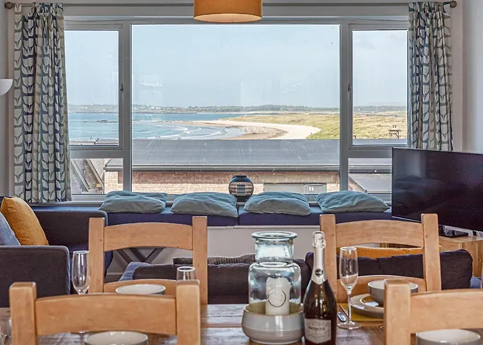 Sea View In Centre Of Rhosneigr - Pass The Keys